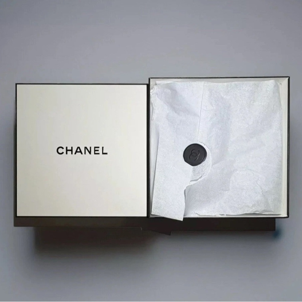 CHANEL Gift Box